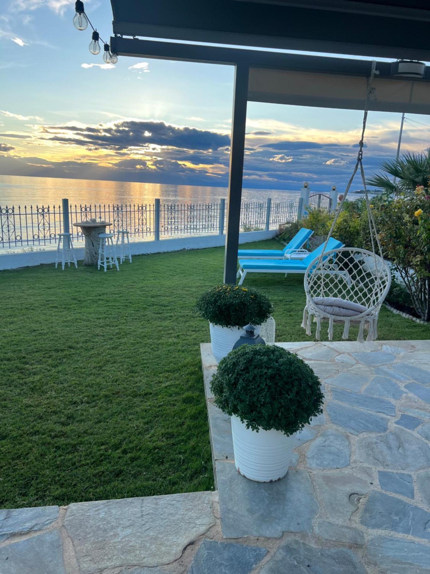 Beachfront Villa Athina Vergia 外观 照片